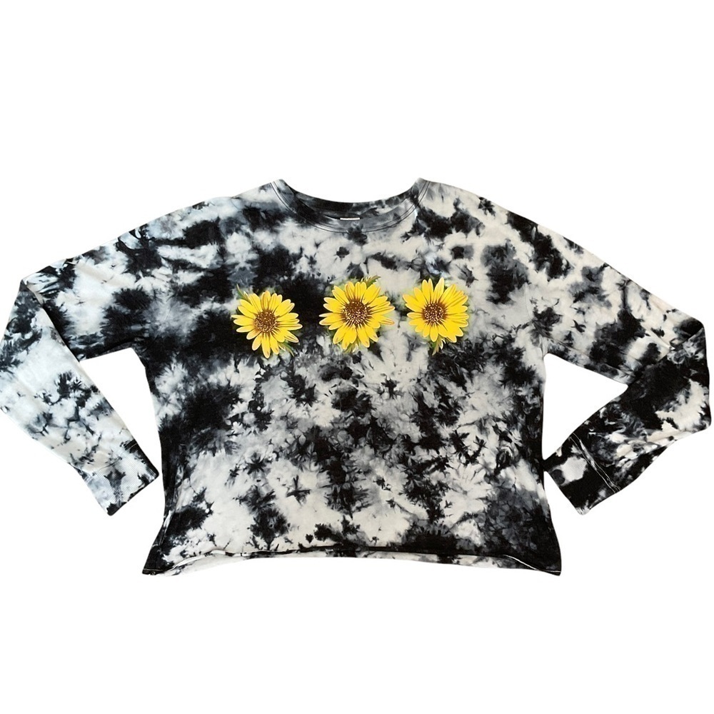 🎉 SALE NO Boundaries Sunflower Cropped Long Sleeve Tee